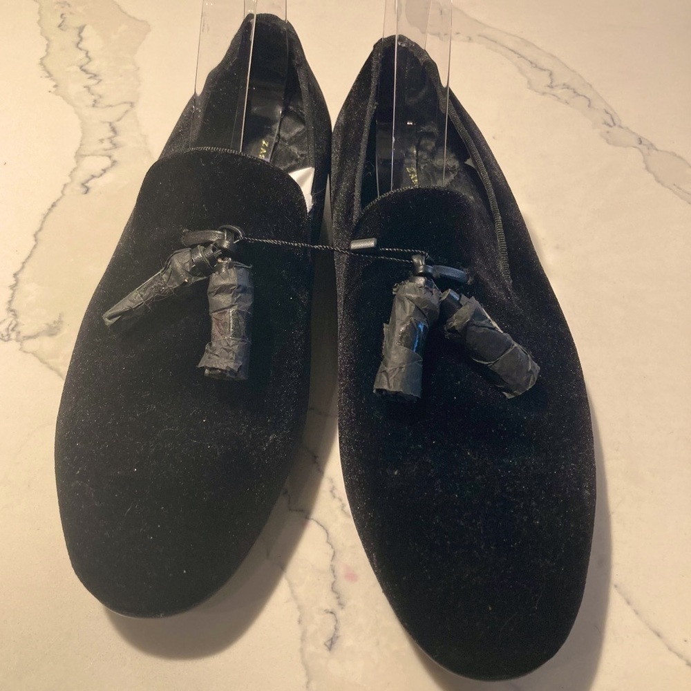 ZARA Sz  41 Suede Smoking Loafer Slipper with Tassels NWT